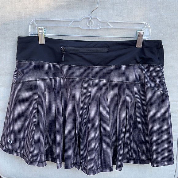 ⭐️ Lululemon Circuit Breaker Skirt - Like NEW! - Picture 4 of 4